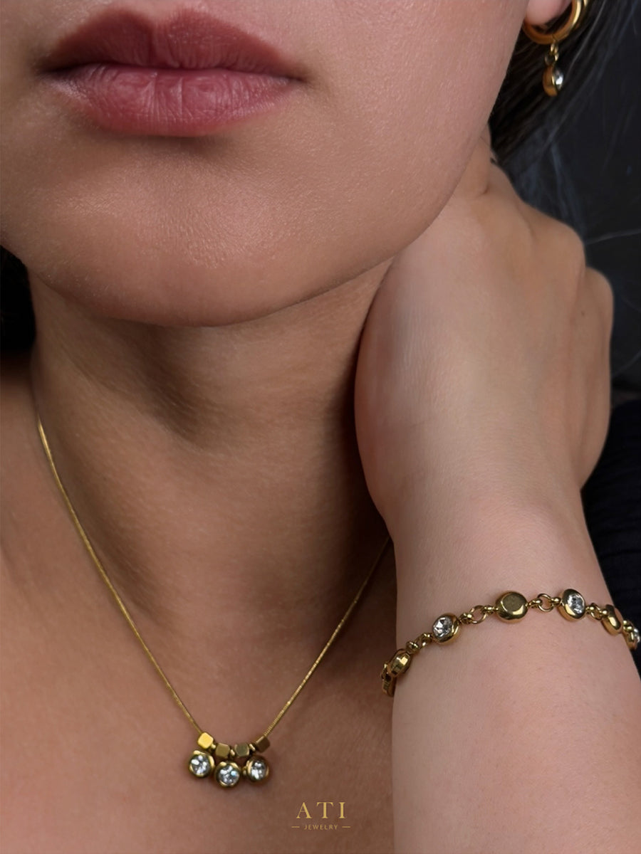 Elara Trio Necklace